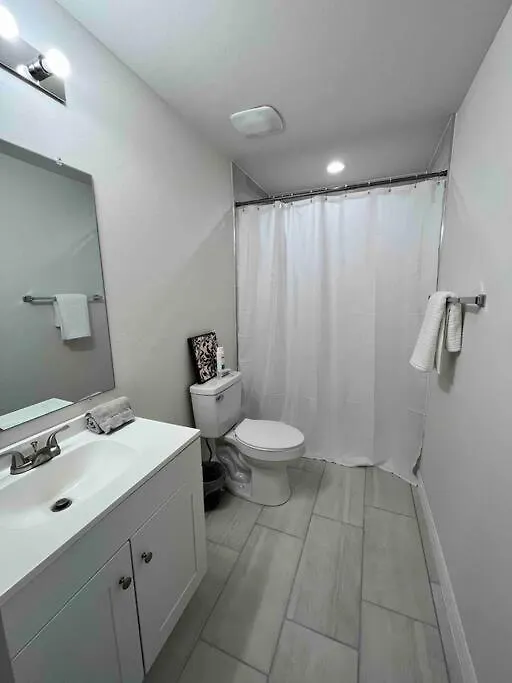 New 3 Bed 2 Bath & Full Kitchen Holiday home *
