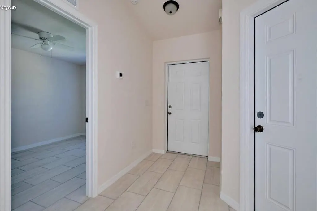 New 3 Bed 2 Bath & Full Kitchen * Cape Coral