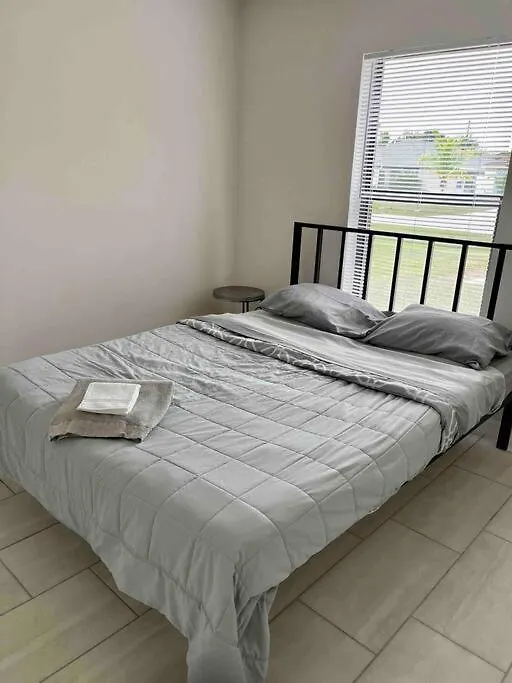 New 3 Bed 2 Bath & Full Kitchen Cape Coral