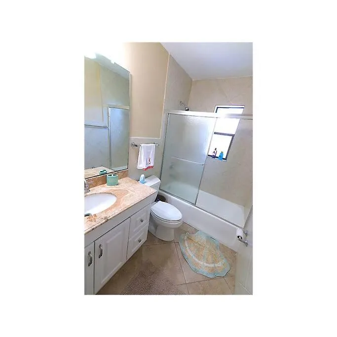 Cozy House In Se Cape Coral. Pet-friendly! Holiday home *