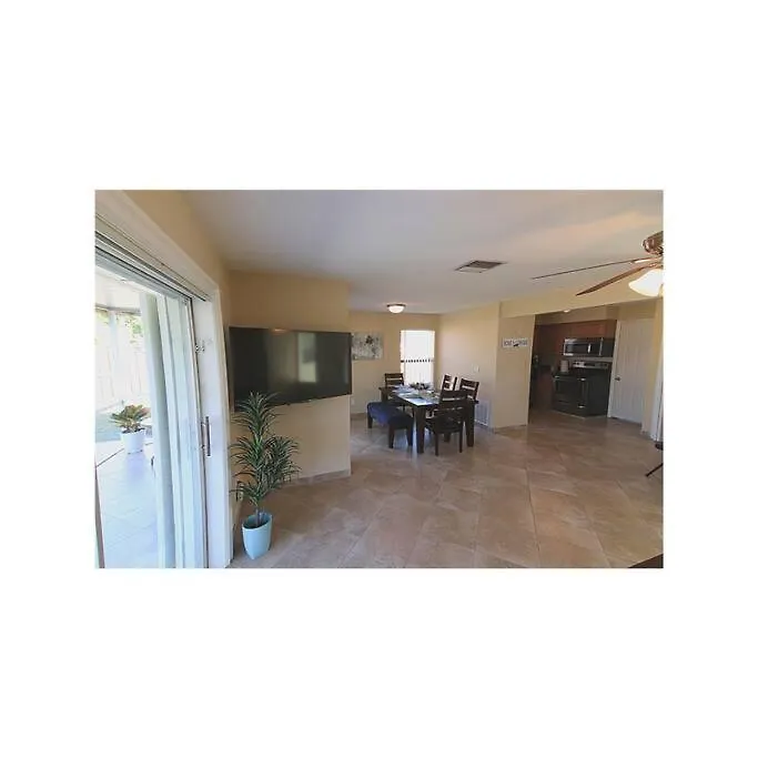 Holiday home Cozy House In Se Cape Coral. Pet-friendly!