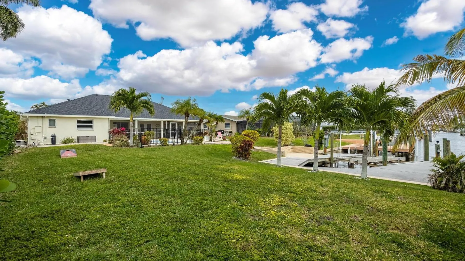 Gulf Access Pool - Island Time - Roelens Vacations Holiday home Cape Coral