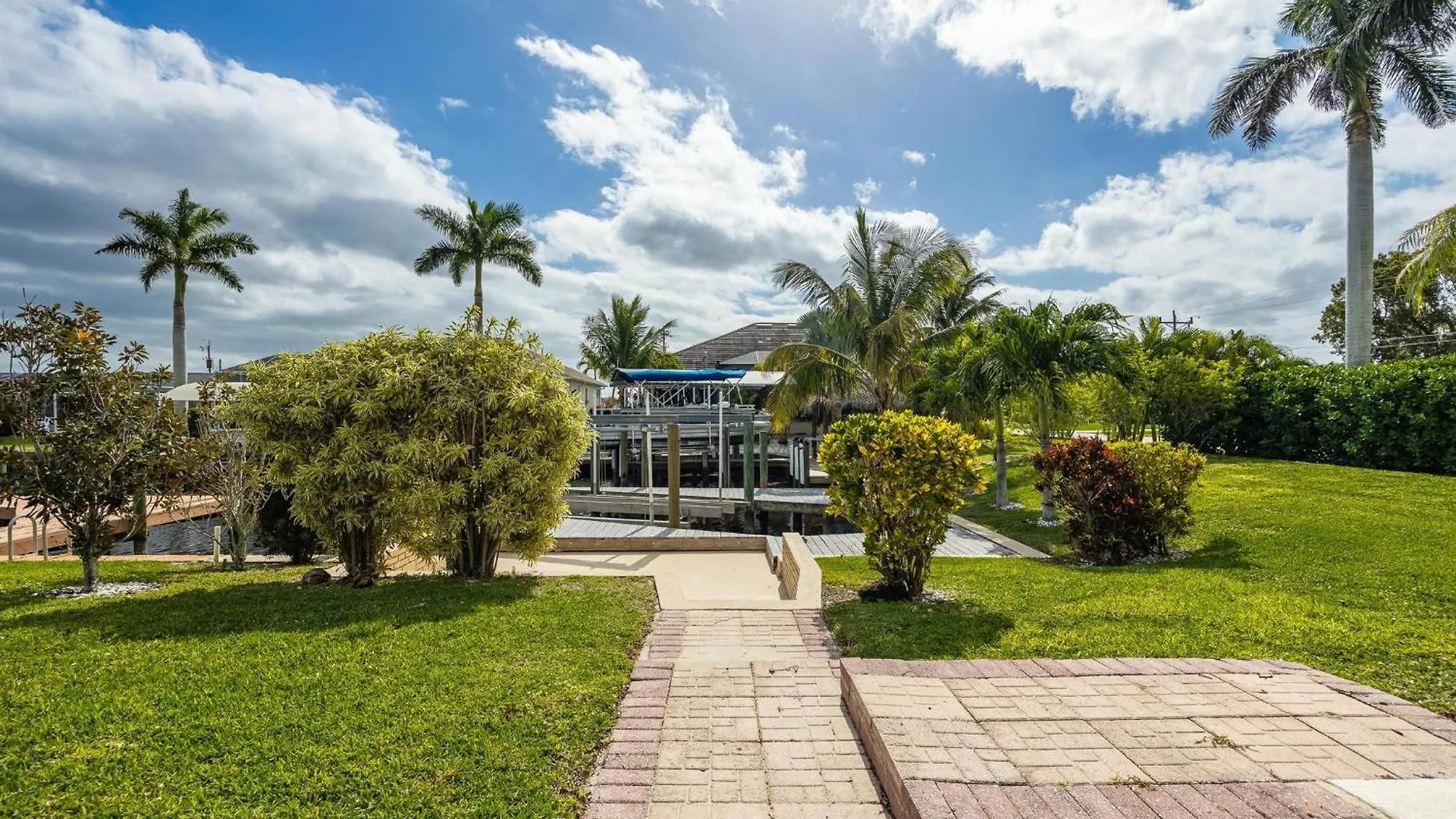 Gulf Access Pool - Island Time - Roelens Vacations * Cape Coral