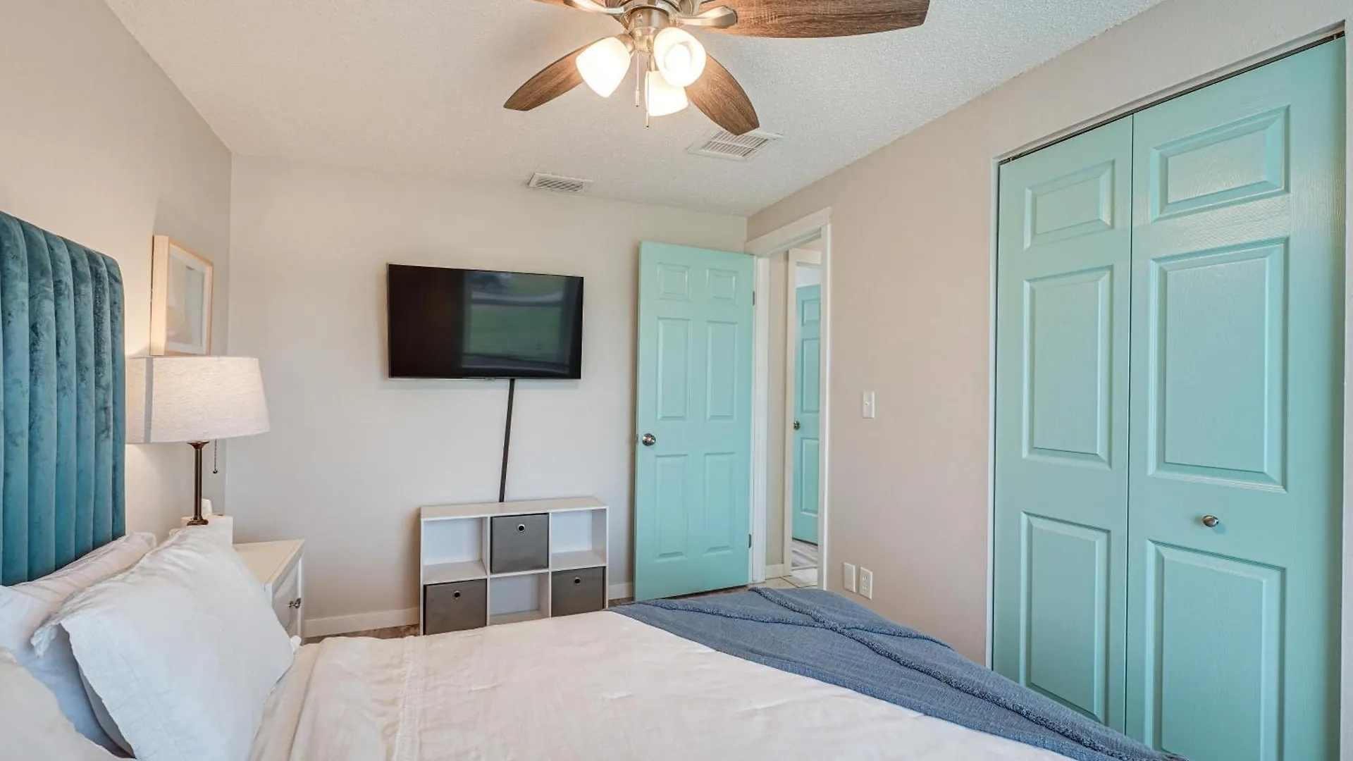 Family-friendly With Private Pool! Holiday home Cape Coral