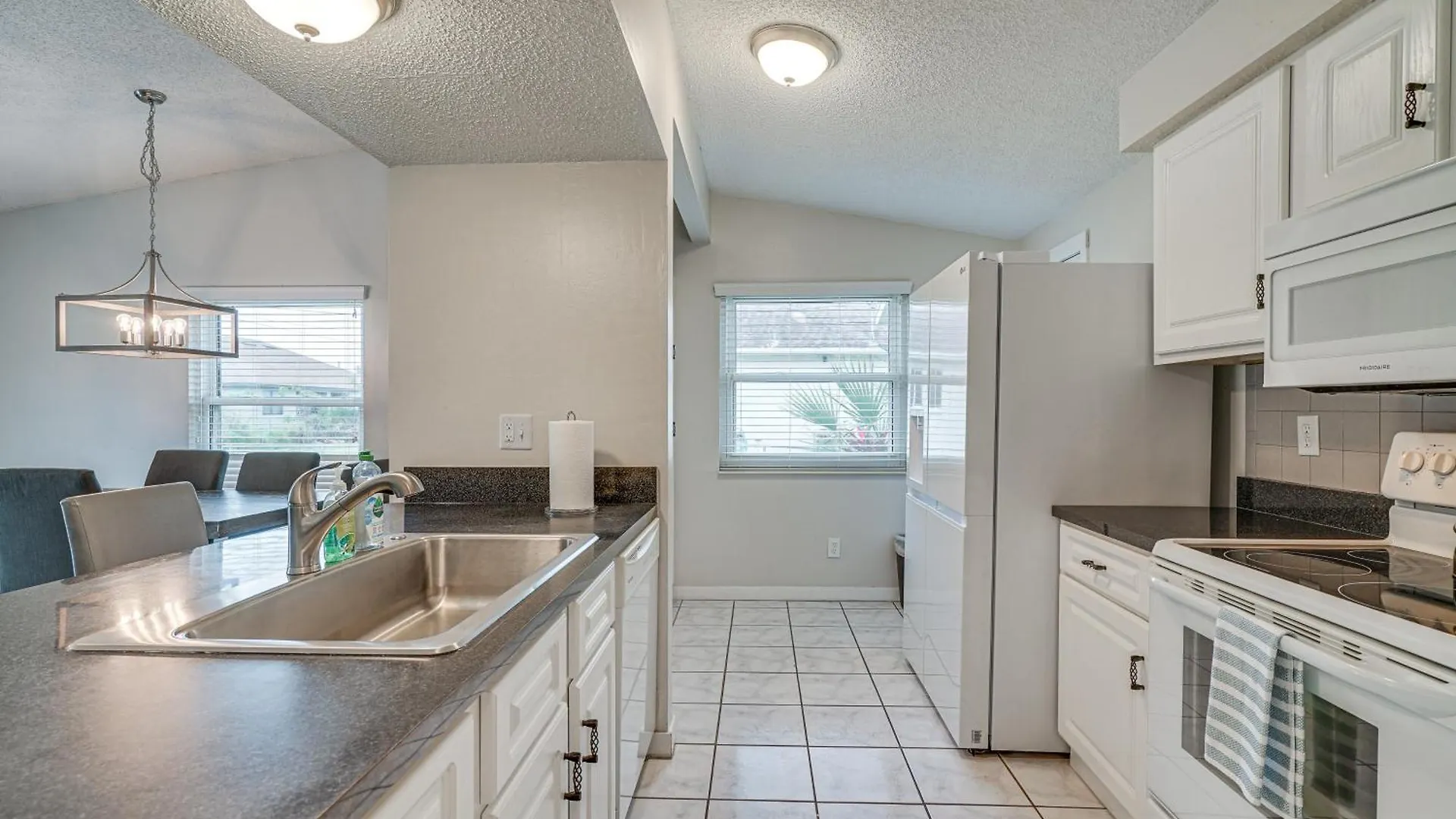 Family-friendly With Private Pool! Holiday home