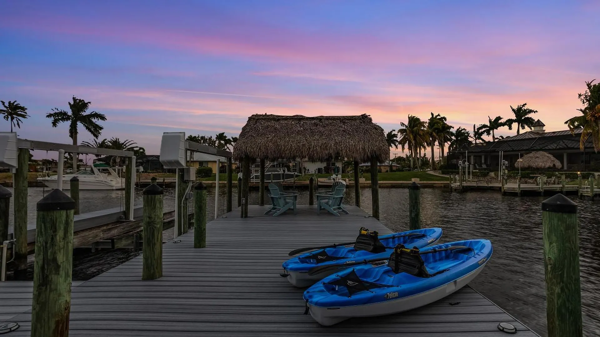 Minutes To The River! Dock, Tiki Hut, Heated Pool & And Awe! - Casa Luxe Palmera - Roelens
