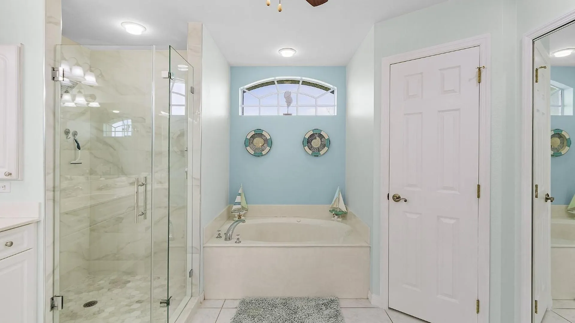 Relax & Unwind In Great Location, Bicycles, Heated Pool - House - Roelens