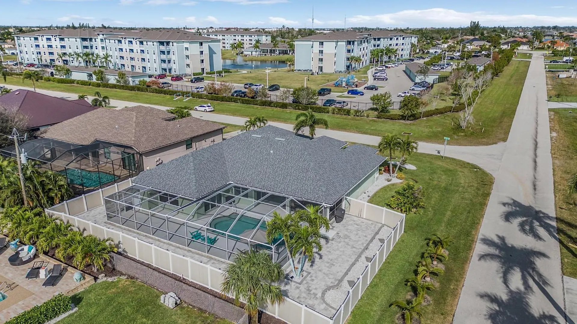 Relax & Unwind In Great Location, Bicycles, Heated Pool - House - Roelens Cape Coral