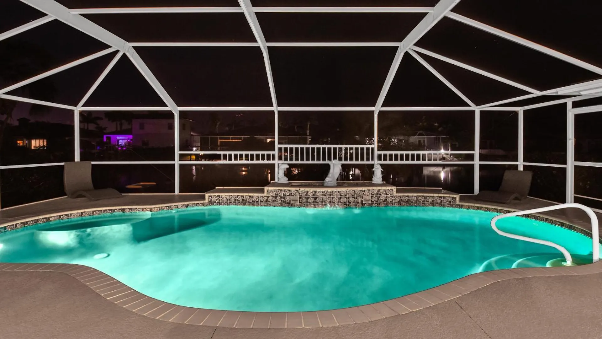 Lupita Boat Lift Dock Heated South Facing Pool Villa *