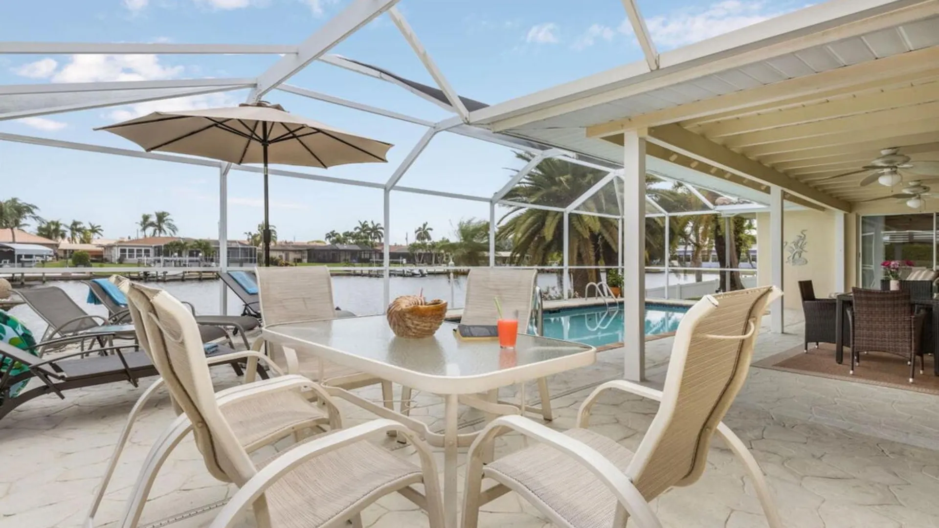 Villa Catalina Isles - Holidays In Paradise Cape Coral