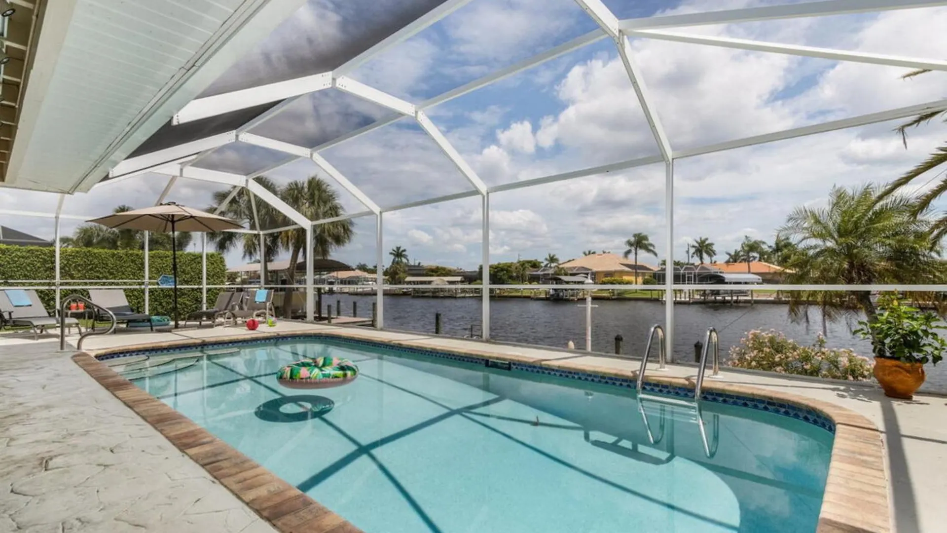 Villa Catalina Isles - Holidays In Paradise Cape Coral