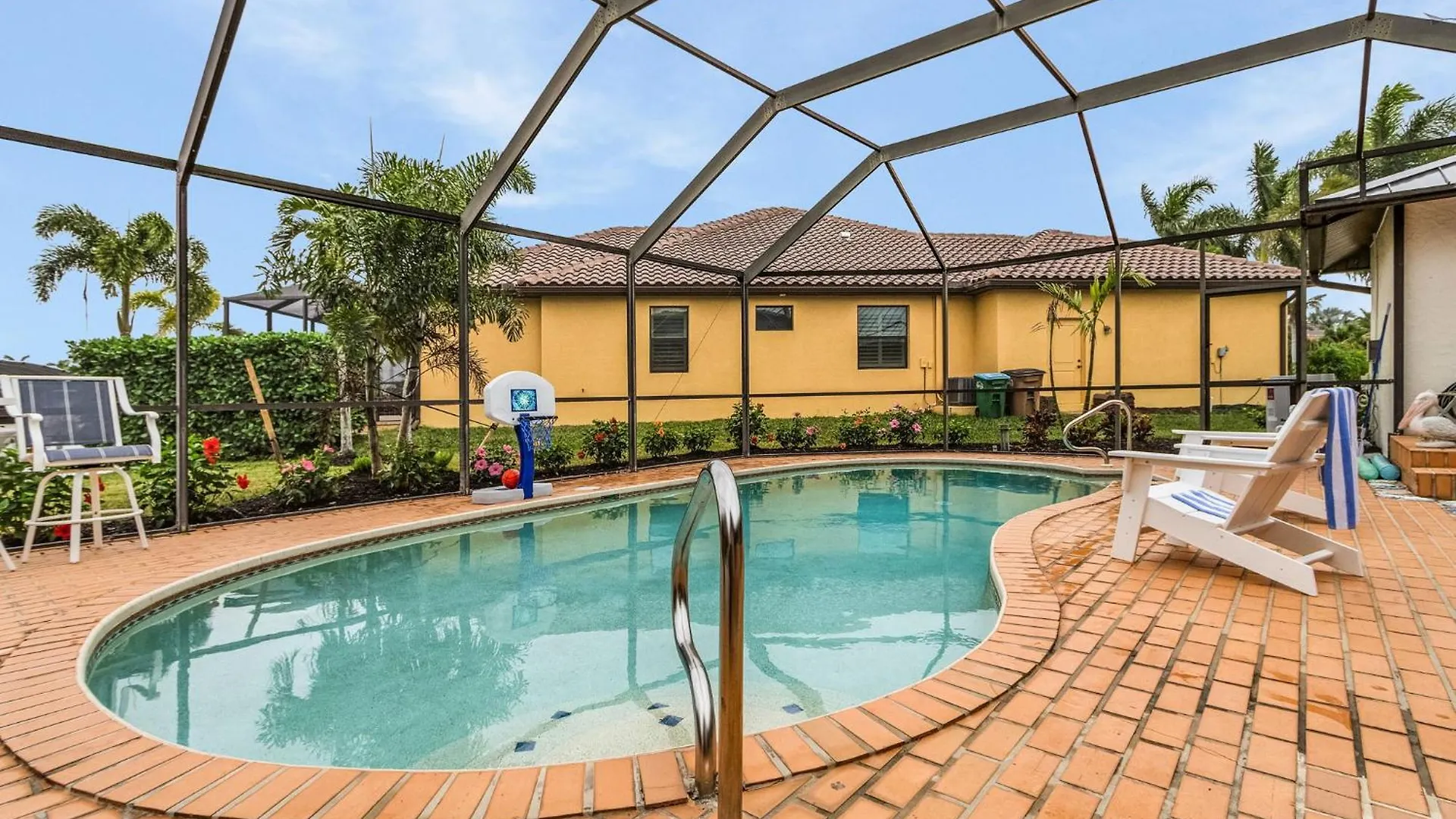 Minutes To The River! Dock, Large Lanai, Heated Pool - Margarita * Cape Coral
