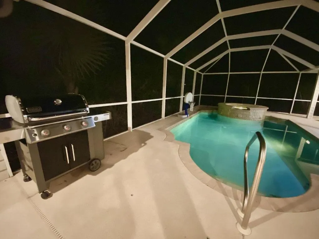 Hidden Gem: Escape To Newlin In * Cape Coral