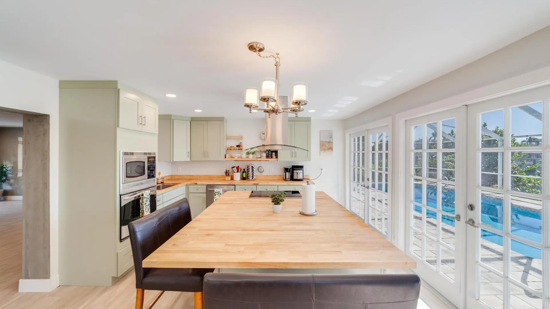 Villa Modern Waterfront Pool With Direct Gulf Access, Pet Friendly! Cape Coral