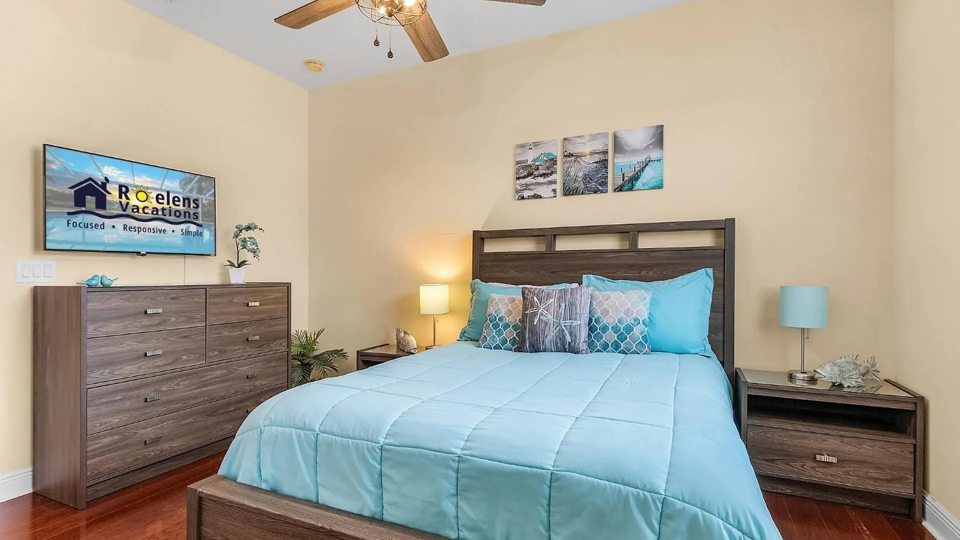 Luxury Waterfront Direct Gulf Access - Walk To & Bikes - Coral Mist -
