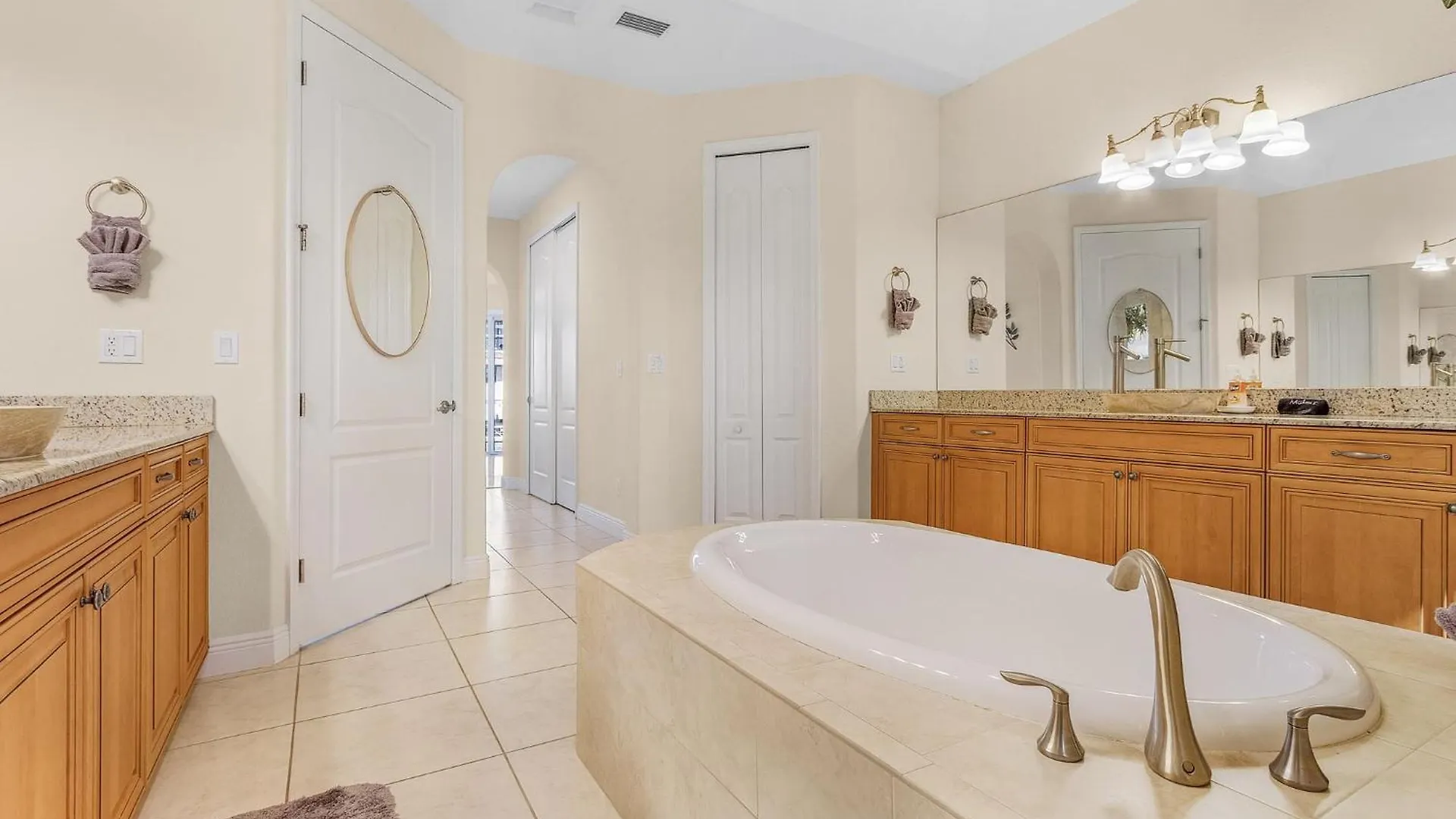 Luxury Waterfront Direct Gulf Access - Walk To & Bikes - Coral Mist - Holiday home Cape Coral