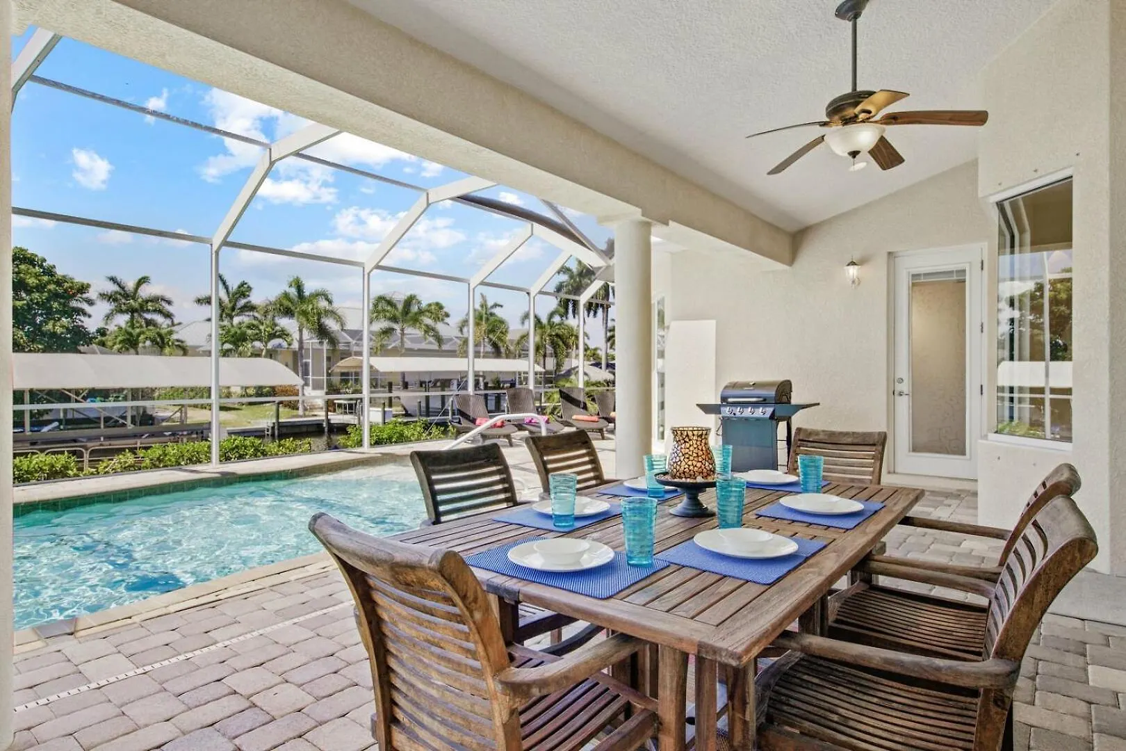 Luxury Waterfront Direct Gulf Access - Walk To & Bikes - Coral Mist - Holiday home Cape Coral