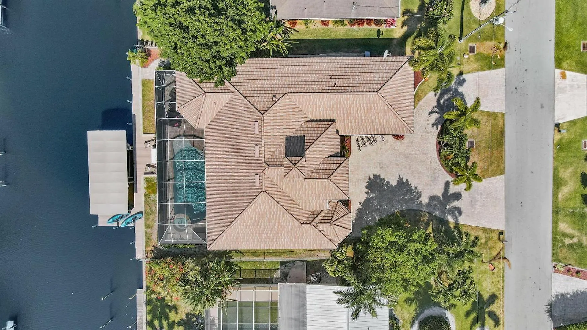 Holiday home Luxury Waterfront Direct Gulf Access - Walk To & Bikes - Coral Mist - *