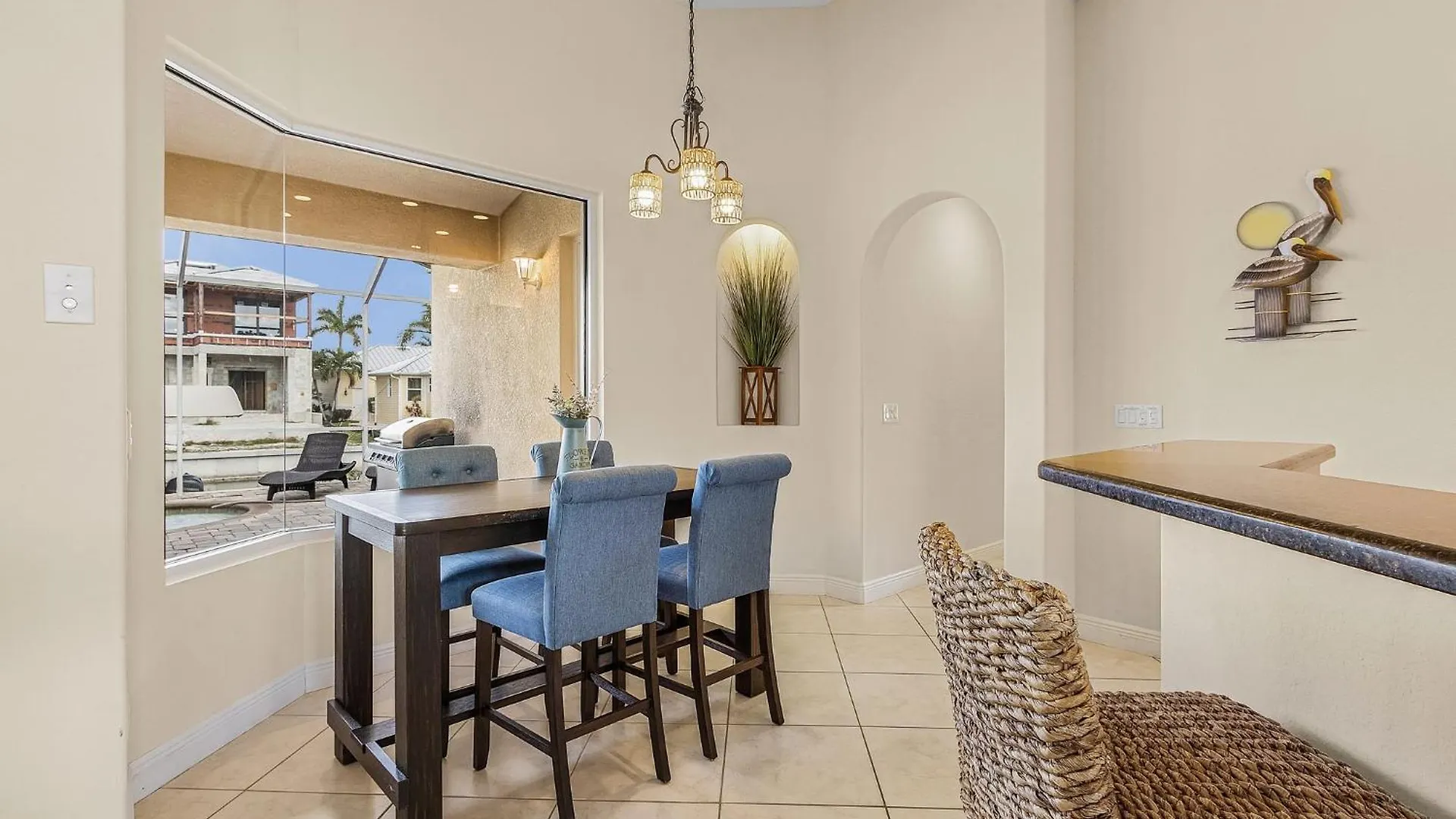 Luxury Waterfront Direct Gulf Access - Walk To & Bikes - Coral Mist - Cape Coral