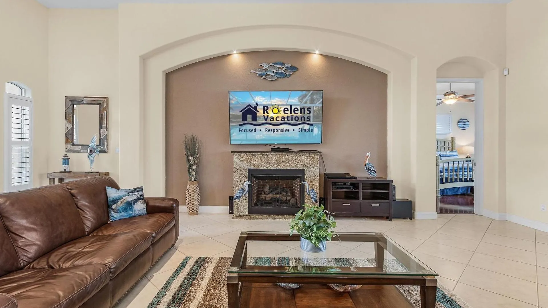 Luxury Waterfront Direct Gulf Access - Walk To & Bikes - Coral Mist - Cape Coral