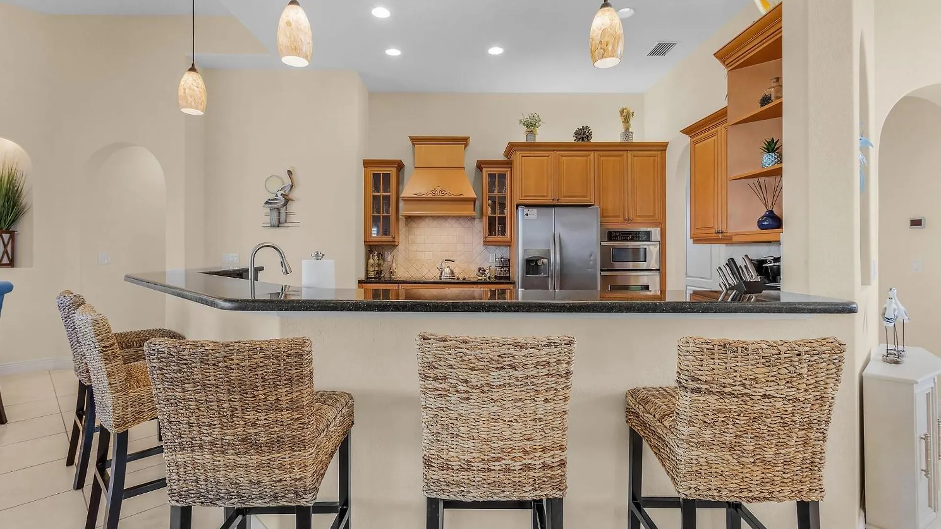 Luxury Waterfront Direct Gulf Access - Walk To & Bikes - Coral Mist -