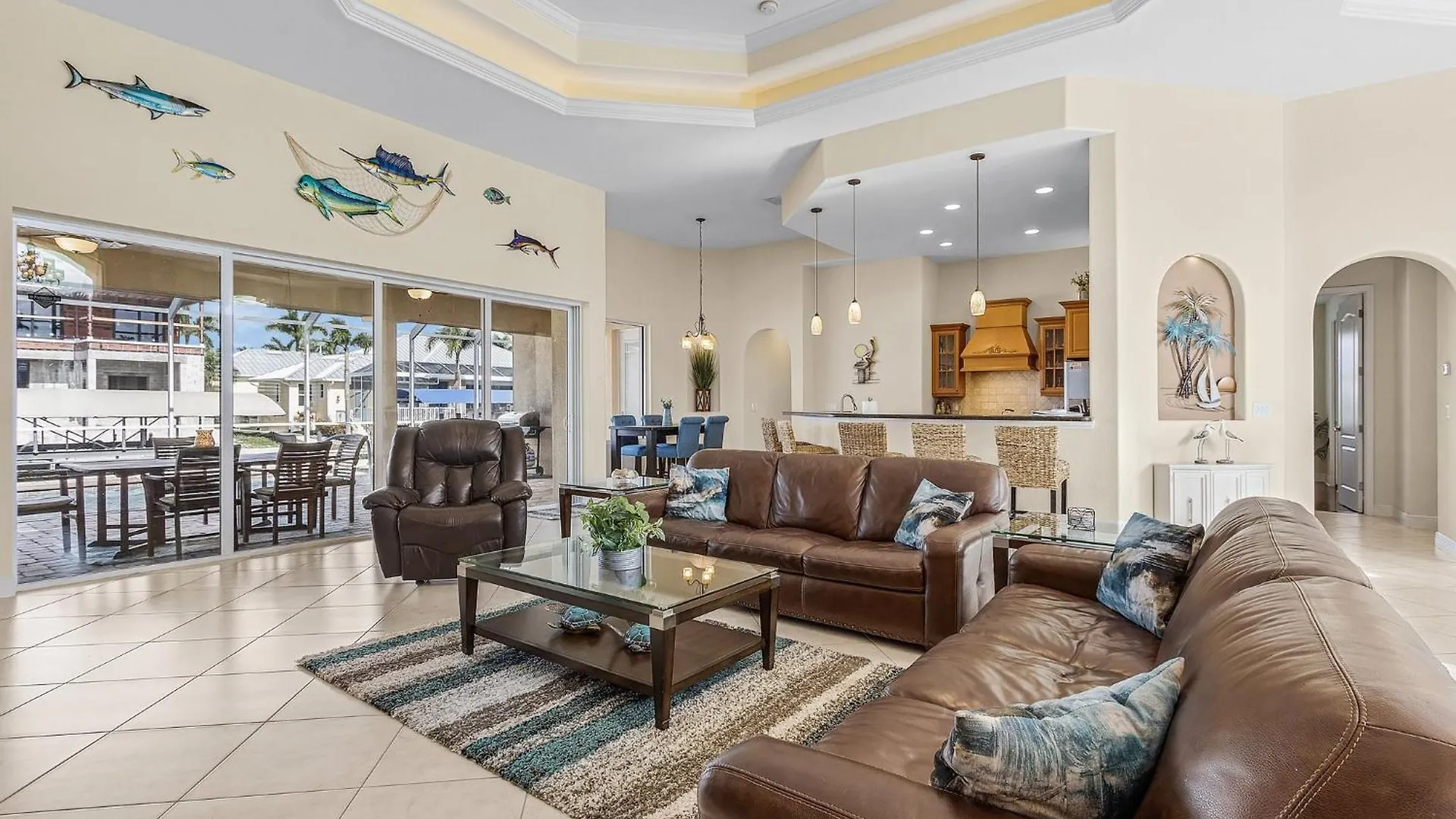Luxury Waterfront Direct Gulf Access - Walk To & Bikes - Coral Mist - Holiday home Cape Coral
