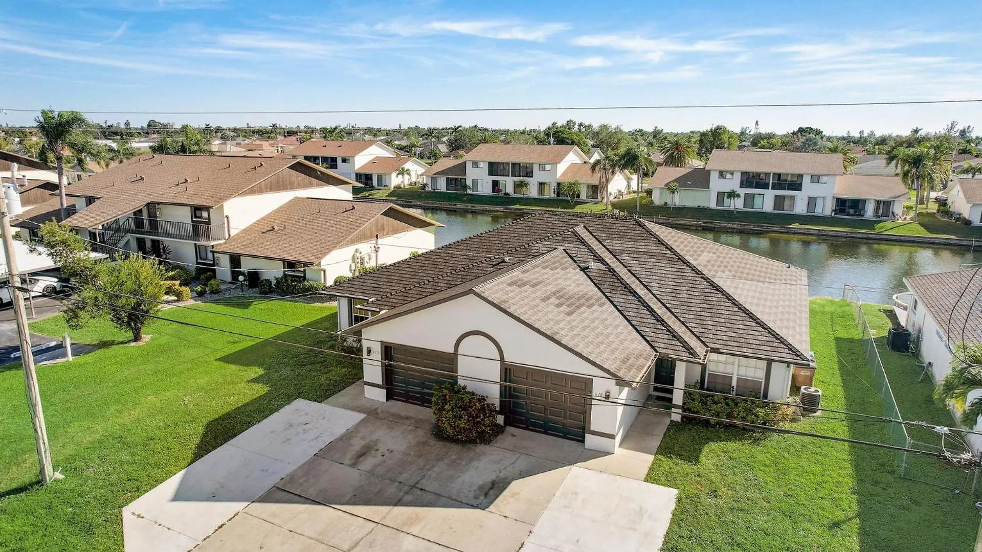 Peaceful 3 Bed Waterfront Holiday home Cape Coral