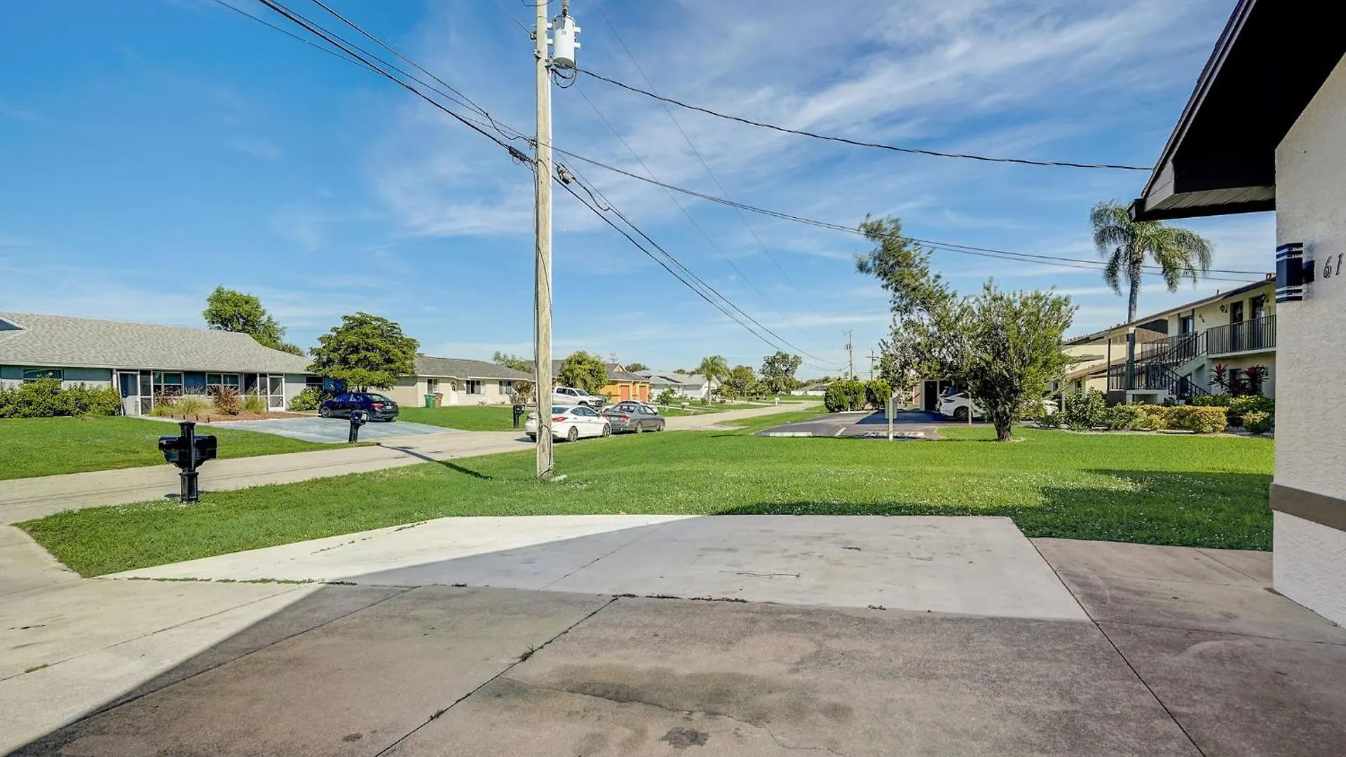 Peaceful 3 Bed Waterfront * Cape Coral