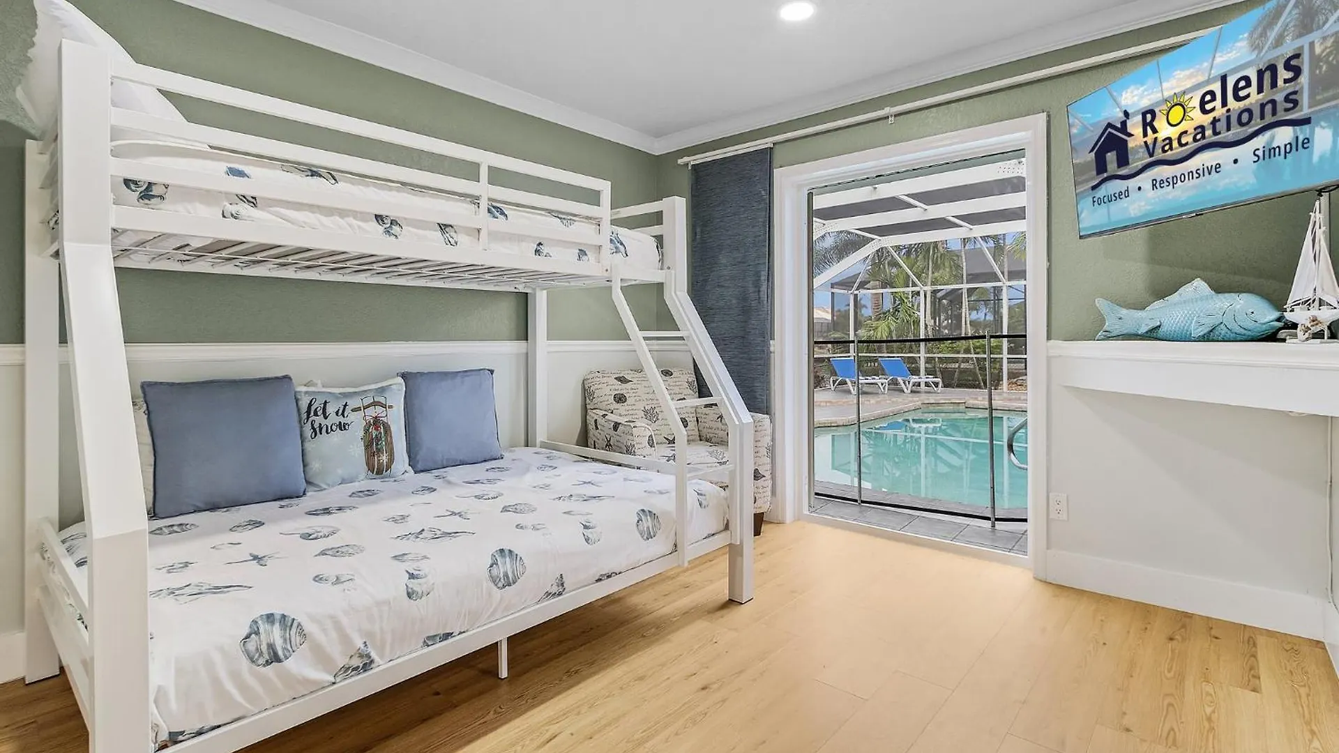 Holiday home Adventure Awaits With Heated Pool, Kayaks, Pool Table, & Private - Palmas Cape Coral