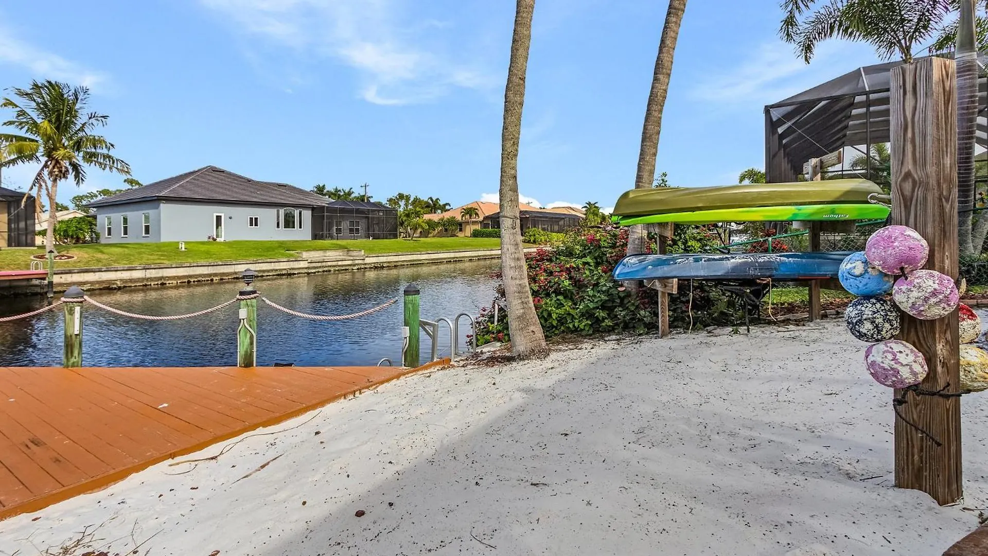 Holiday home Adventure Awaits With Heated Pool, Kayaks, Pool Table, & Private - Palmas Cape Coral