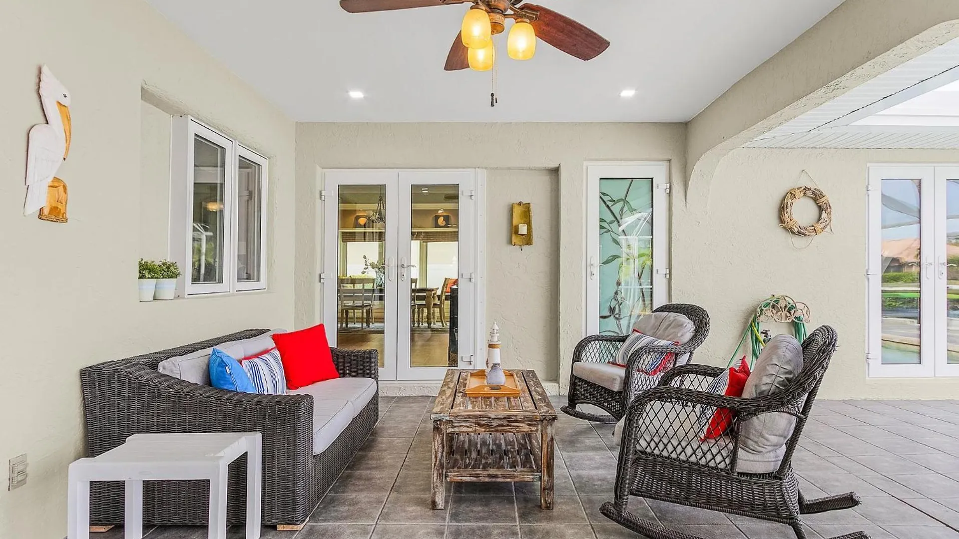 Adventure Awaits With Heated Pool, Kayaks, Pool Table, & Private - Palmas Cape Coral