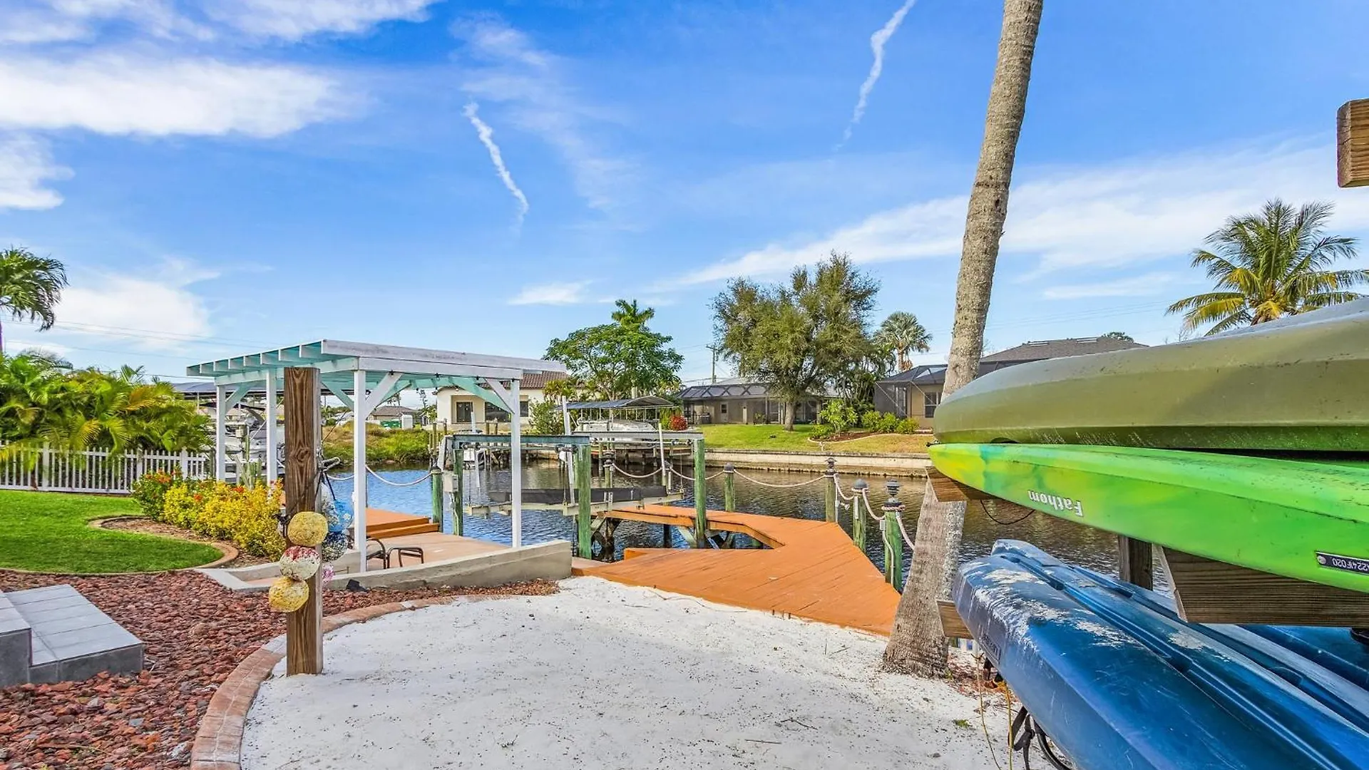 Adventure Awaits With Heated Pool, Kayaks, Pool Table, & Private - Palmas *