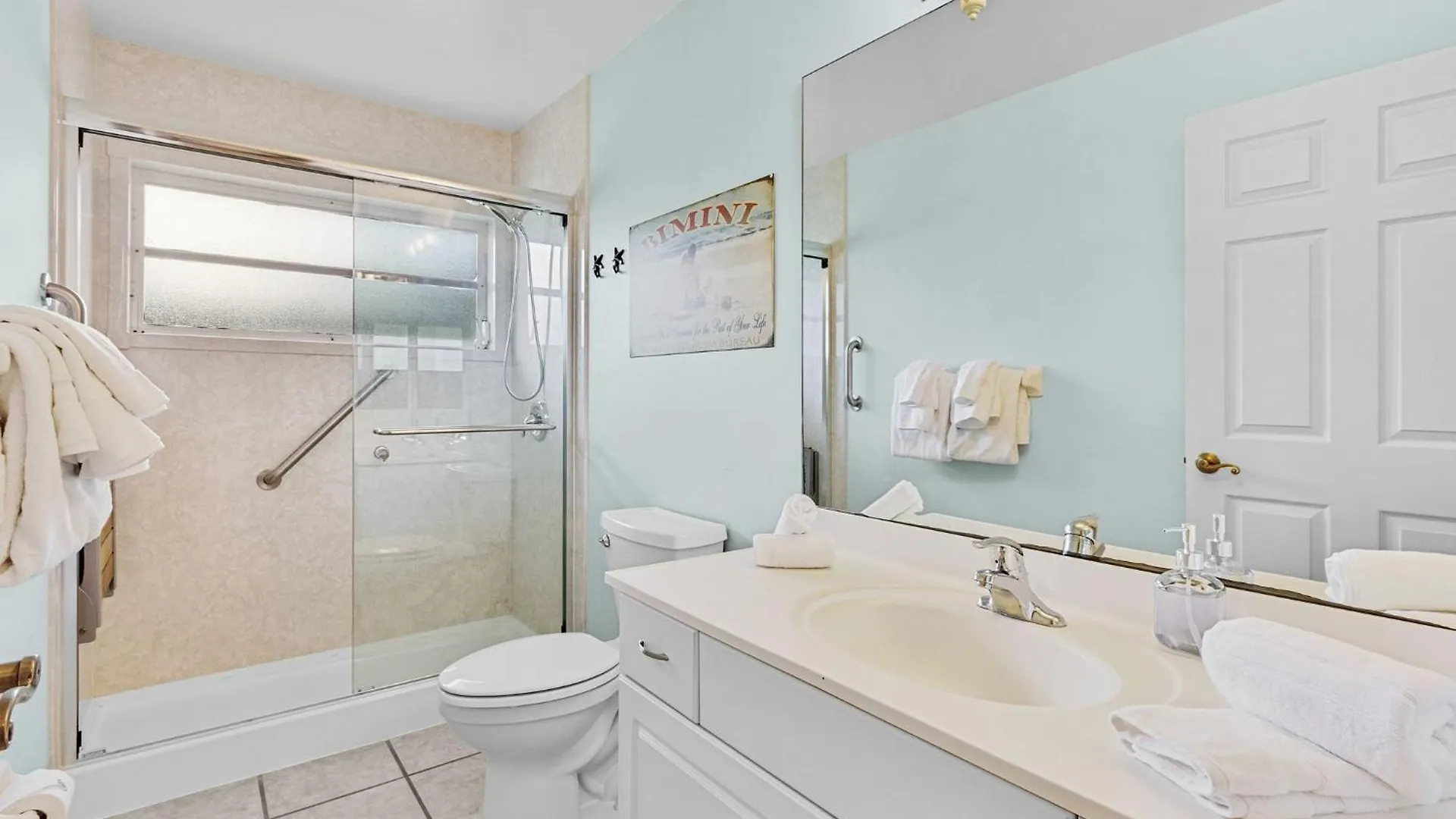 Serene Canal, Three Bedrooms And A Large Pool! - La Brisa Fresca Holiday home *