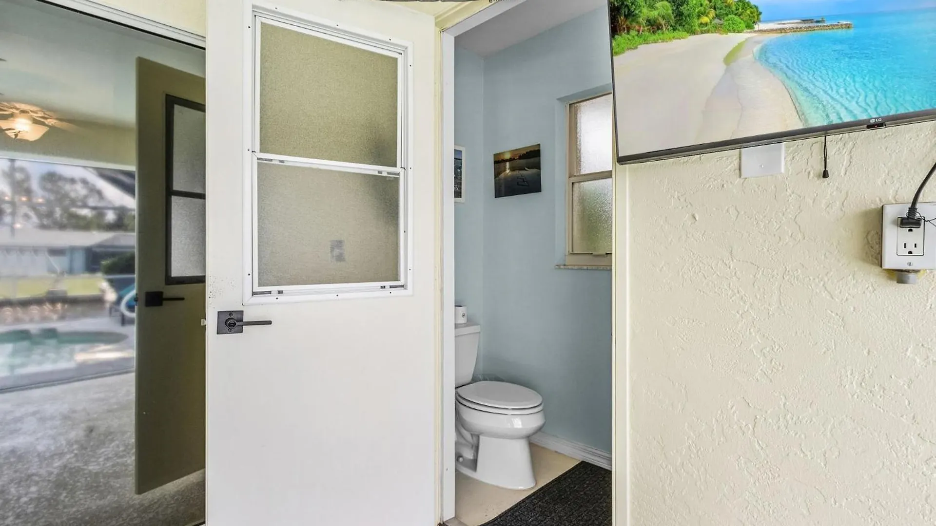 Holiday home Serene Canal, Three Bedrooms And A Large Pool! - La Brisa Fresca Cape Coral
