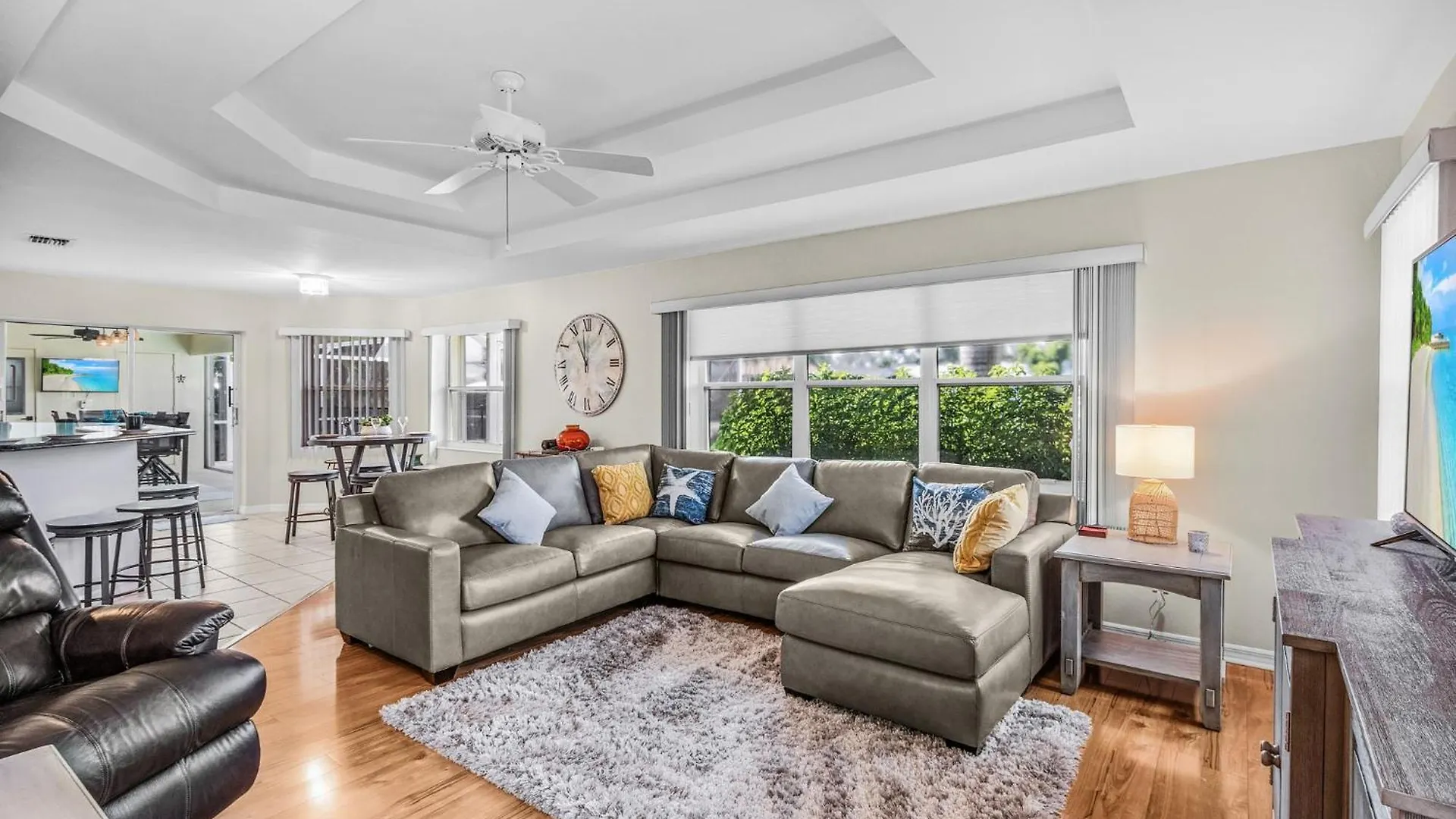 Serene Canal, Three Bedrooms And A Large Pool! - La Brisa Fresca * Cape Coral