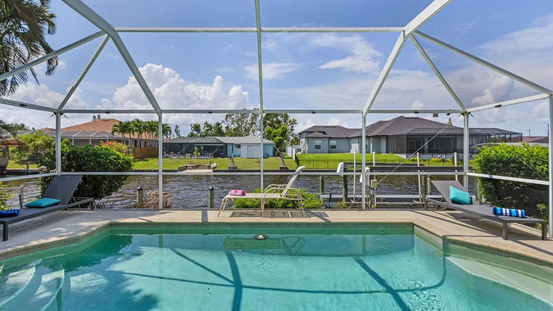 Holiday home Serene Canal, Three Bedrooms And A Large Pool! - La Brisa Fresca *
