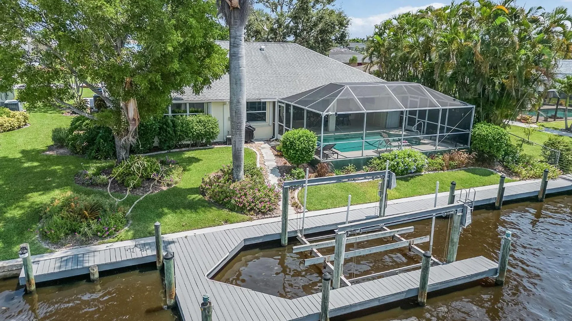 Serene Canal, Three Bedrooms And A Large Pool! - La Brisa Fresca * Cape Coral