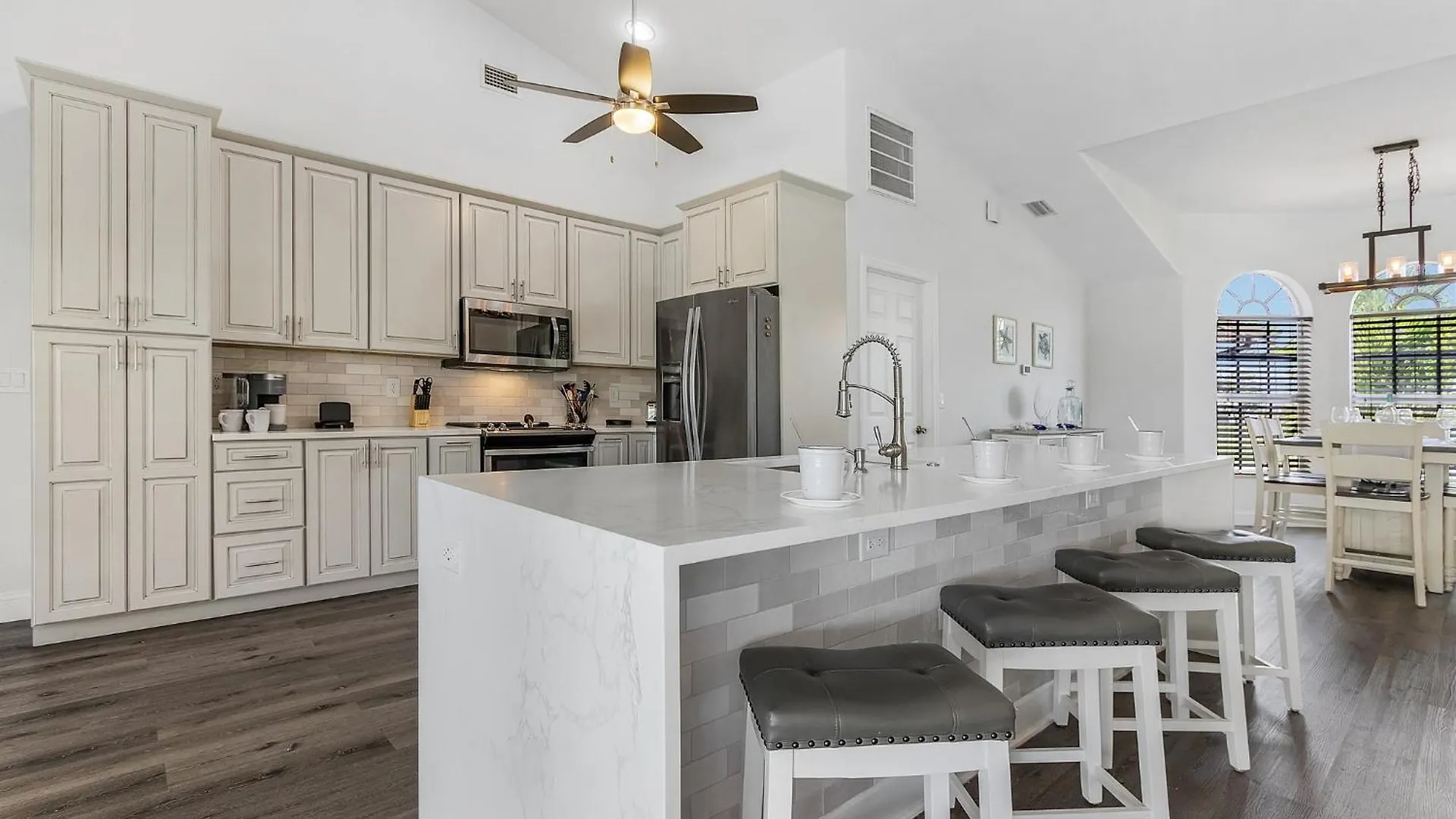 Heated Pool, Hot Tub, Sleeps 6! - Good Times And Tan Lines - Roelens Vacations Holiday home *