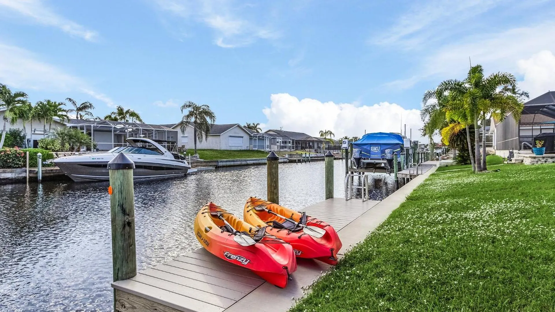 Pet Friendly With Heated Pool & Gulf Access - Coast To Coast Cape Coral
