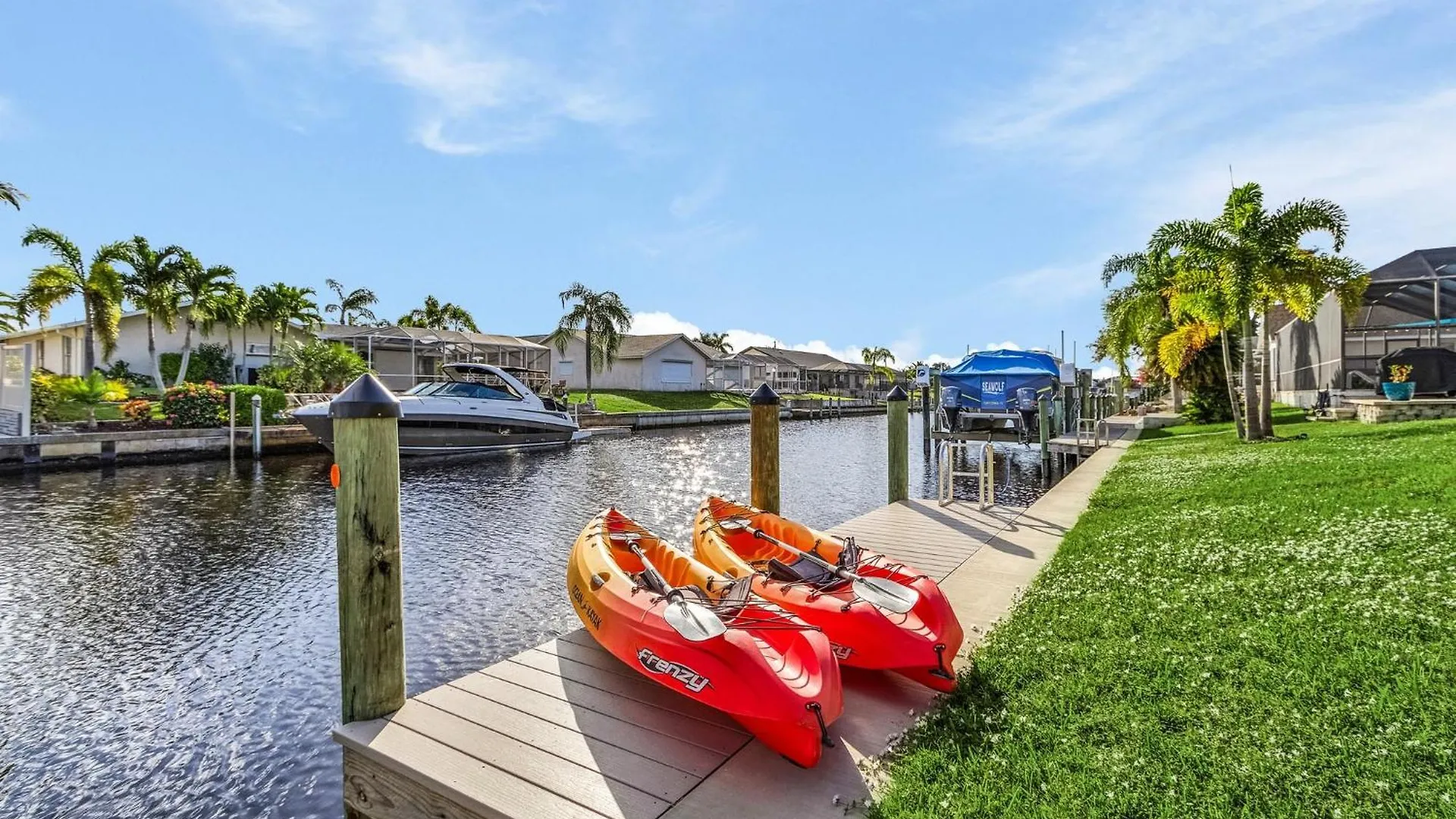 Pet Friendly With Heated Pool & Gulf Access - Coast To Coast Holiday home Cape Coral
