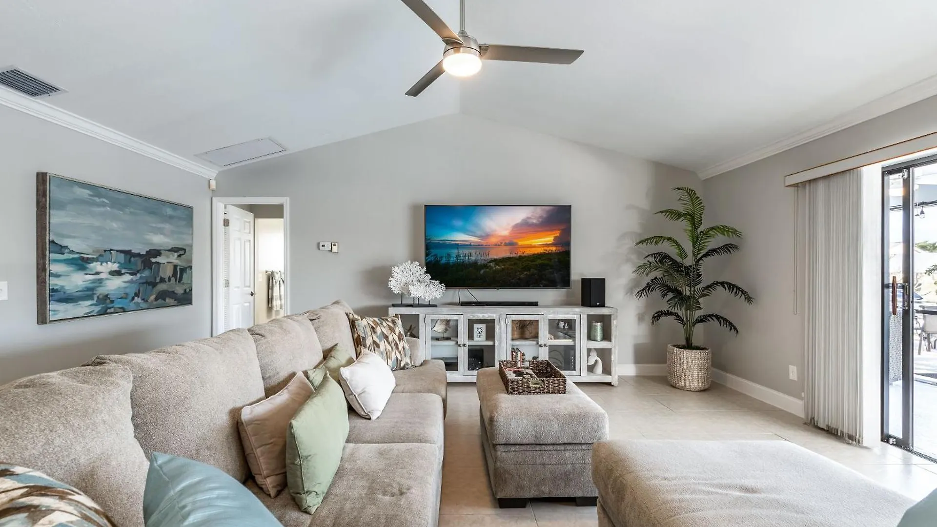 Pet Friendly With Heated Pool & Gulf Access - Coast To Coast Cape Coral