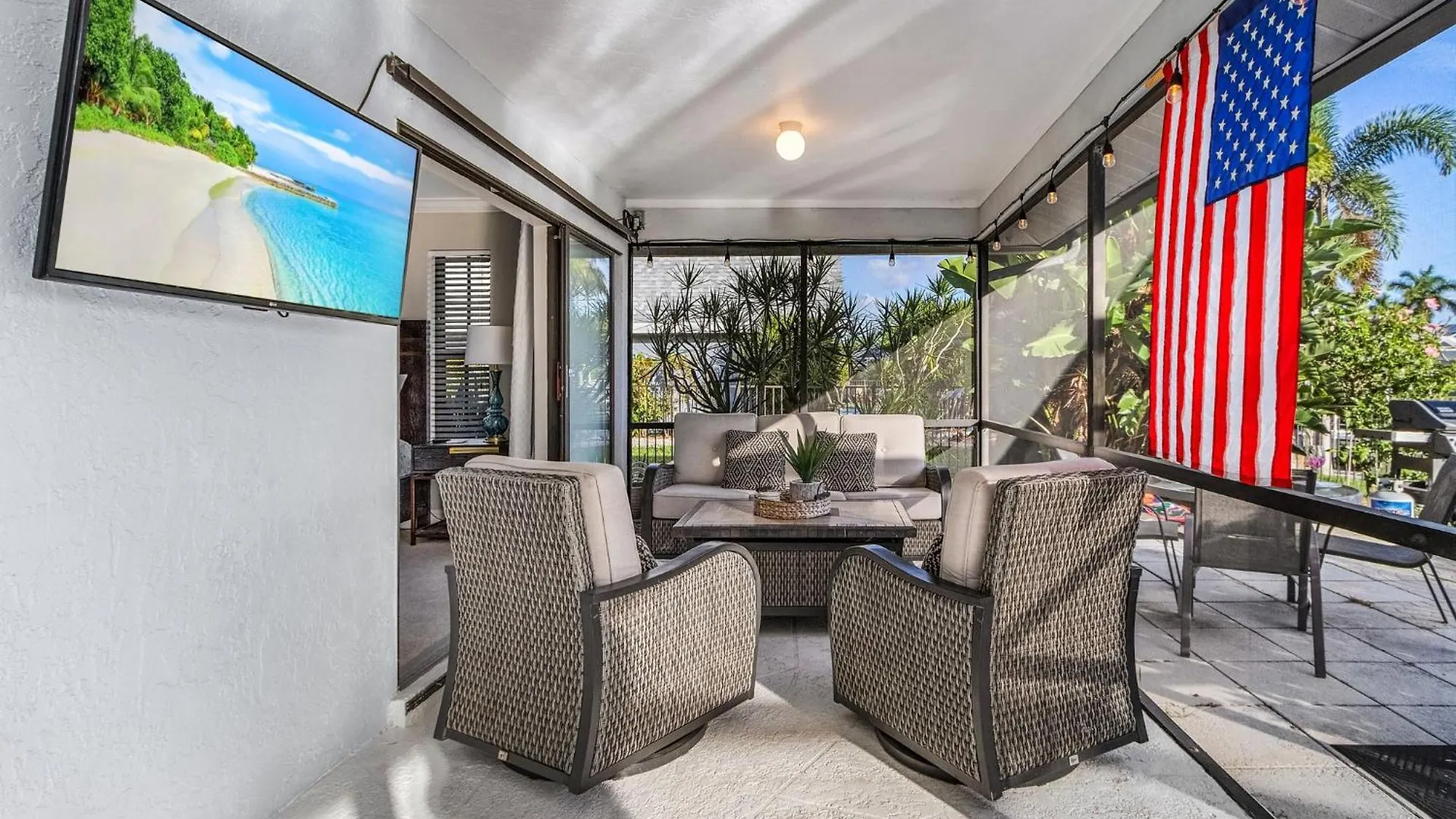 Pet Friendly With Heated Pool & Gulf Access - Coast To Coast Holiday home Cape Coral