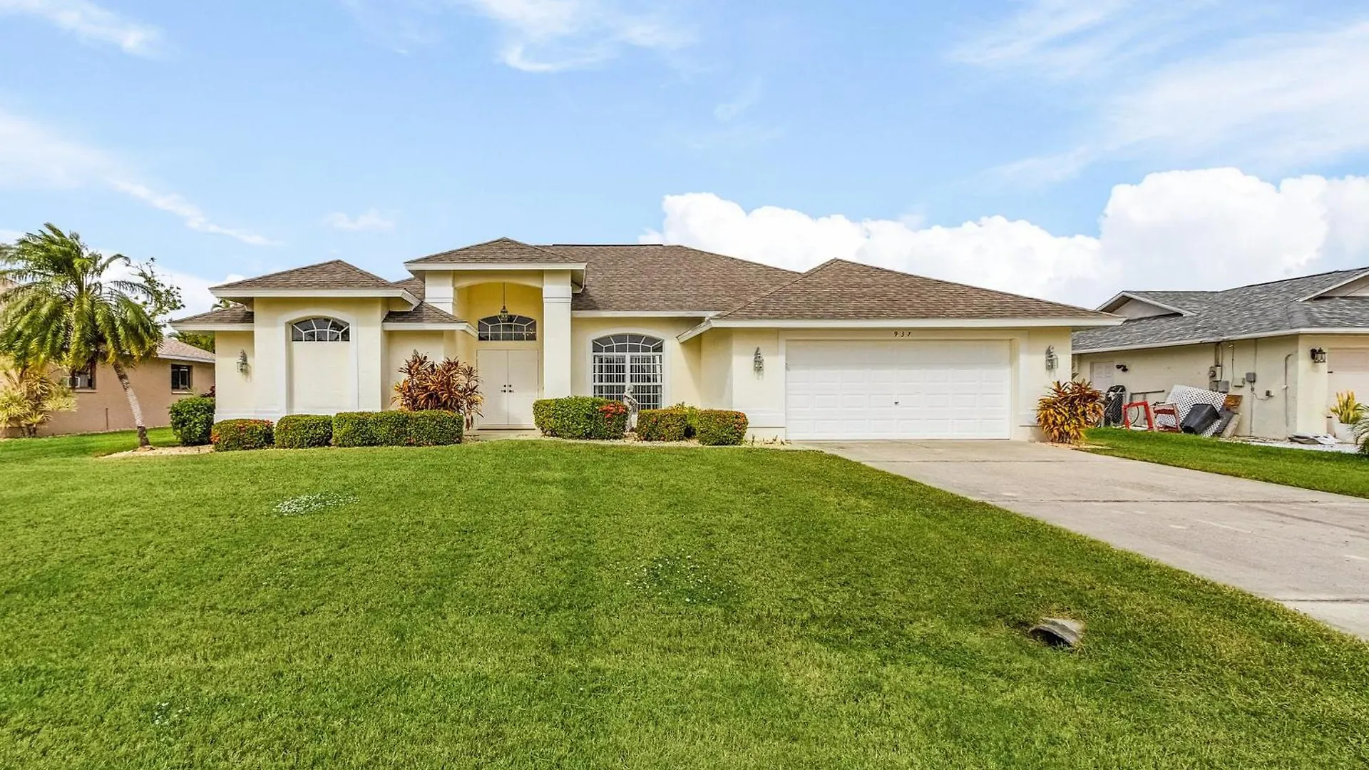 Pool, Sleeps 7 - Sunshine Hideaway *