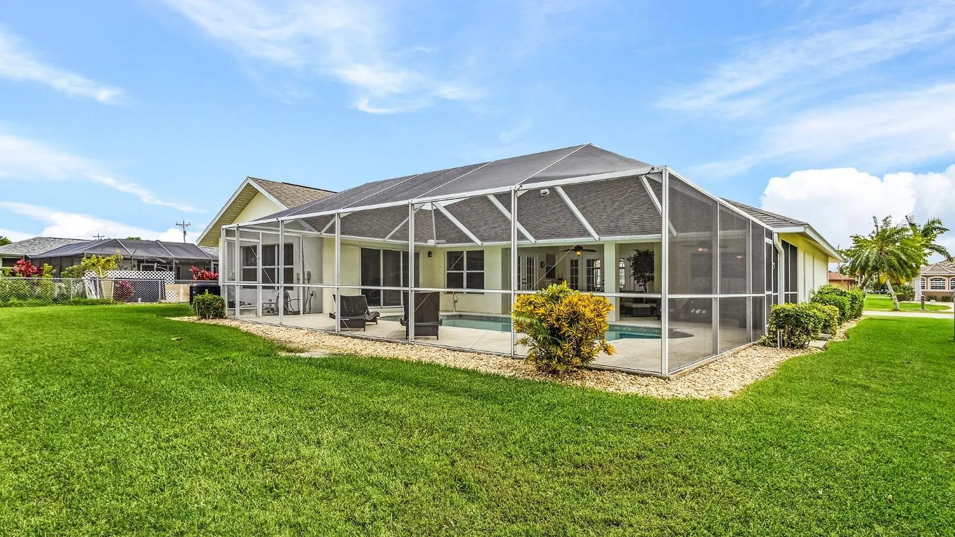 Holiday home Pool, Sleeps 7 - Sunshine Hideaway