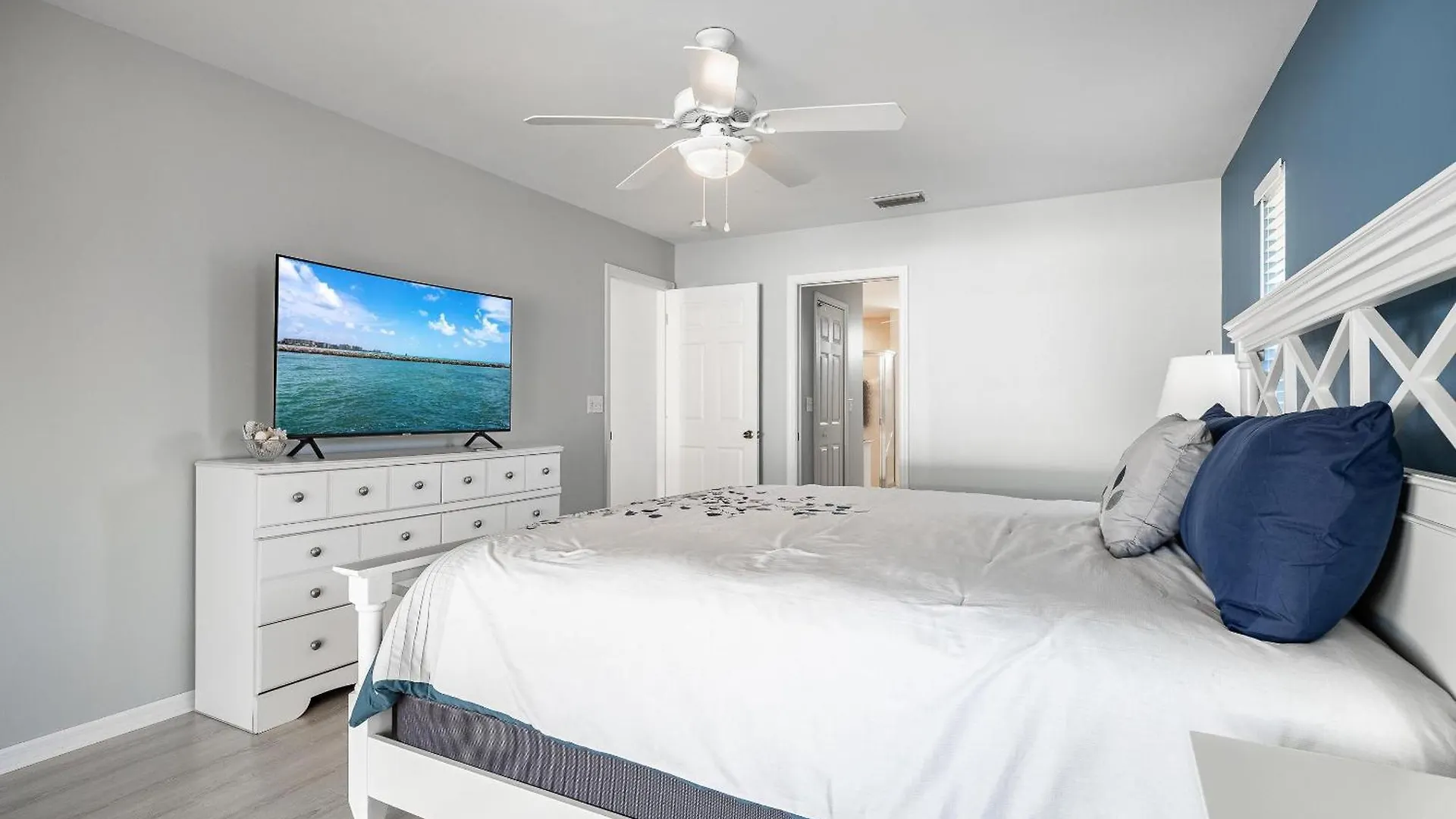 Holiday home Pool, Sleeps 7 - Sunshine Hideaway *