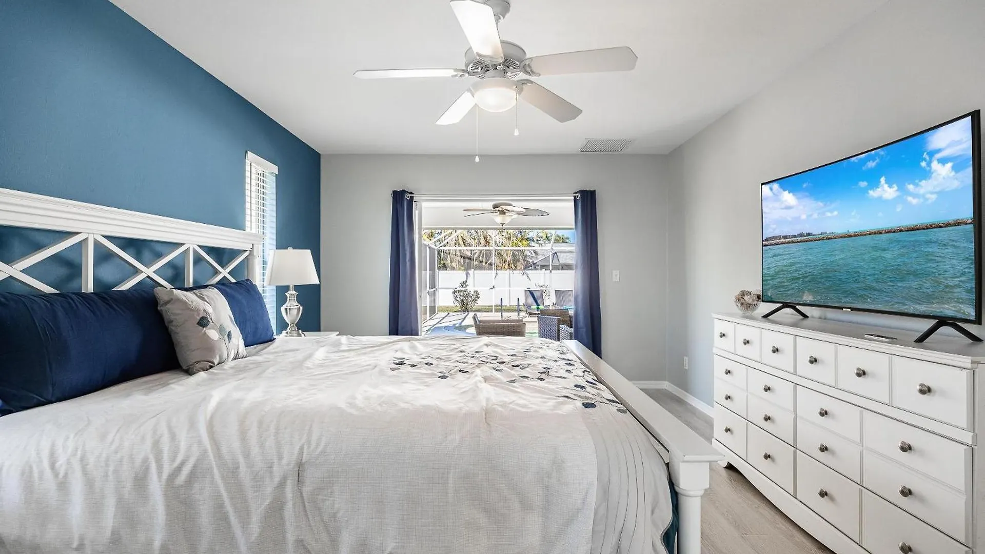Pool, Sleeps 7 - Sunshine Hideaway *
