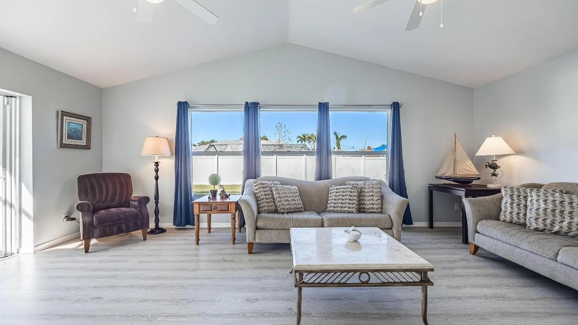 Pool, Sleeps 7 - Sunshine Hideaway *