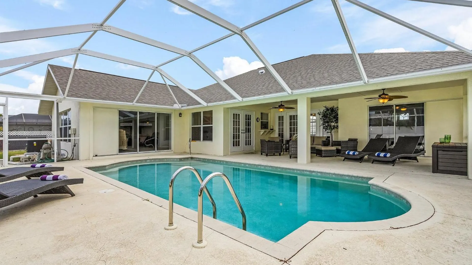Pool, Sleeps 7 - Sunshine Hideaway Cape Coral