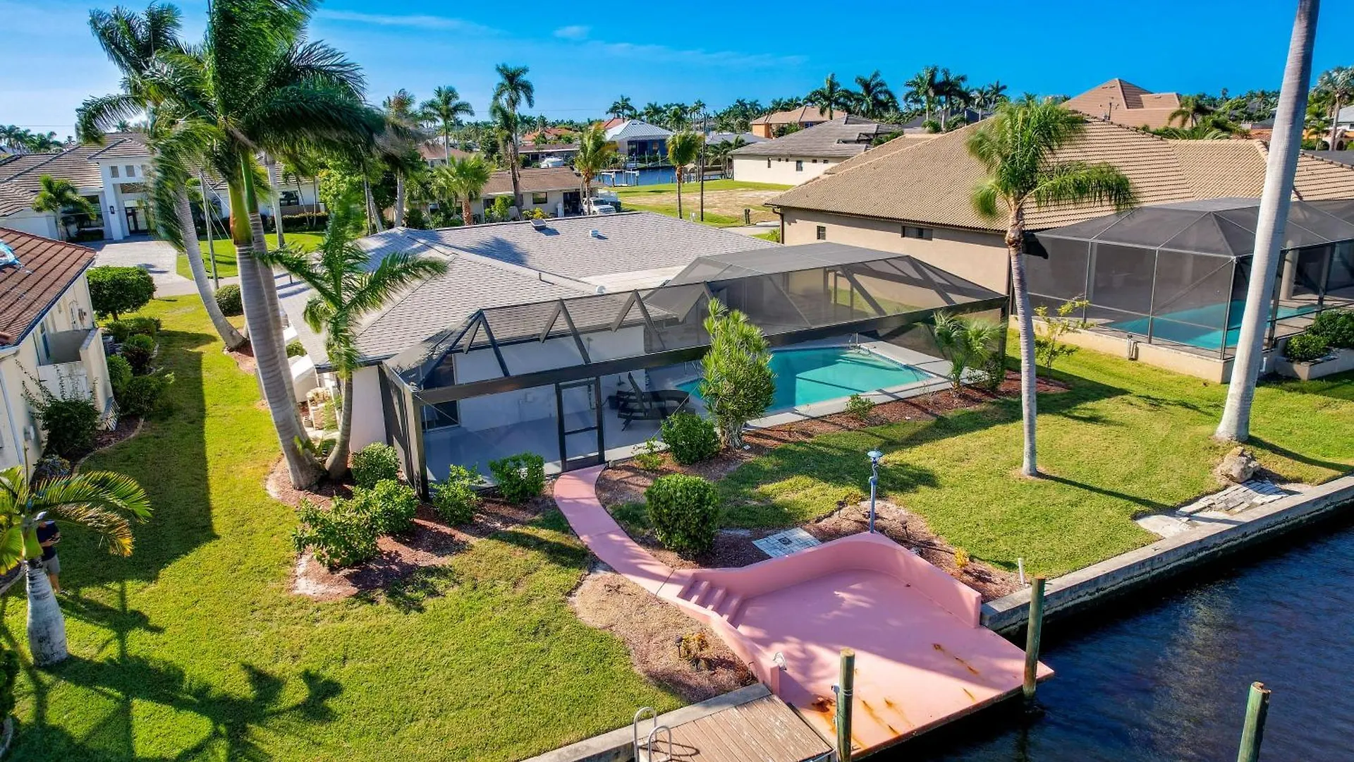 Waterfront With Private Pool! Cape Coral