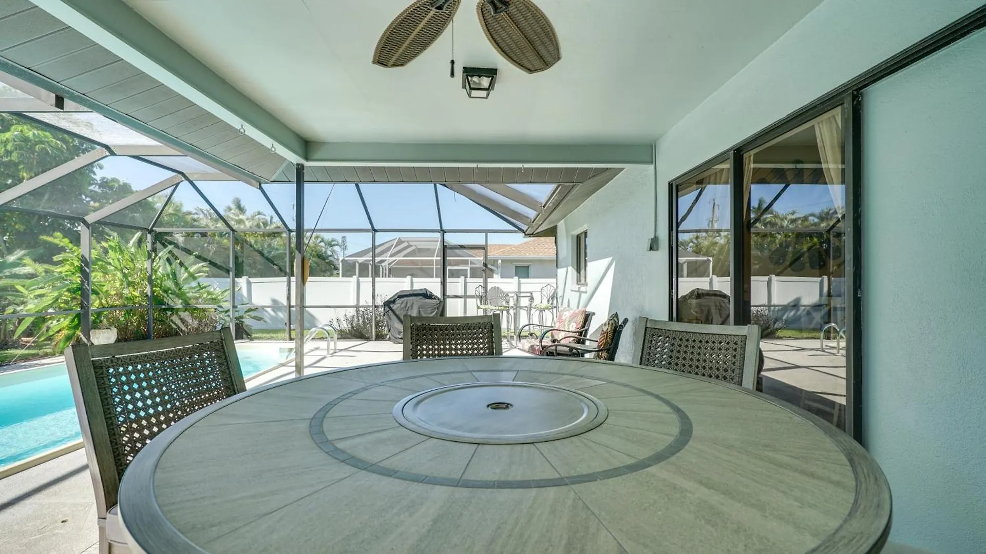 Modern With Peloton Bike And Grill In Cape Coral! Holiday home *